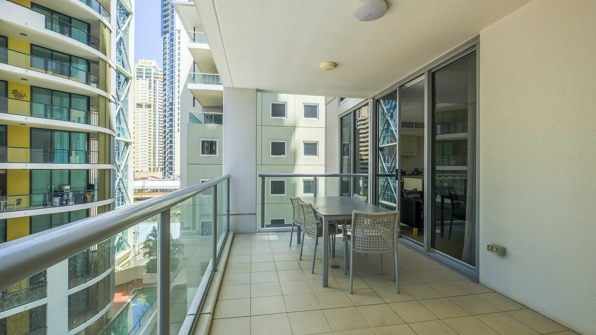 Home Feeling Apartment At Brisbane Cbd Australia